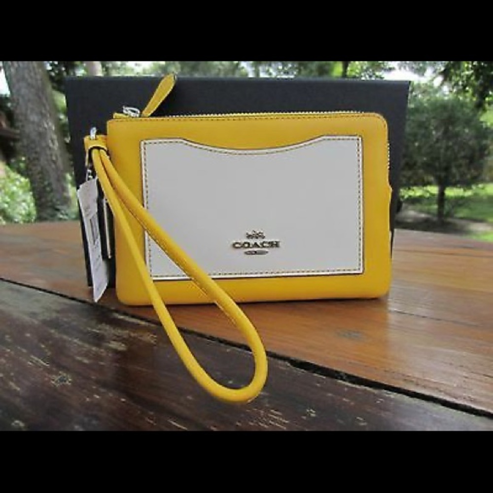 NWT Coach colorblock wristlet!! - Picture 3 of 7
